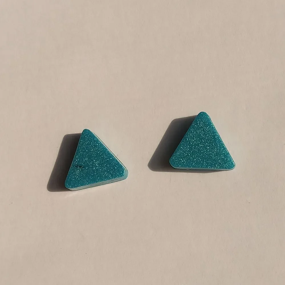 5/$25 Blue resin triangle stud earrings